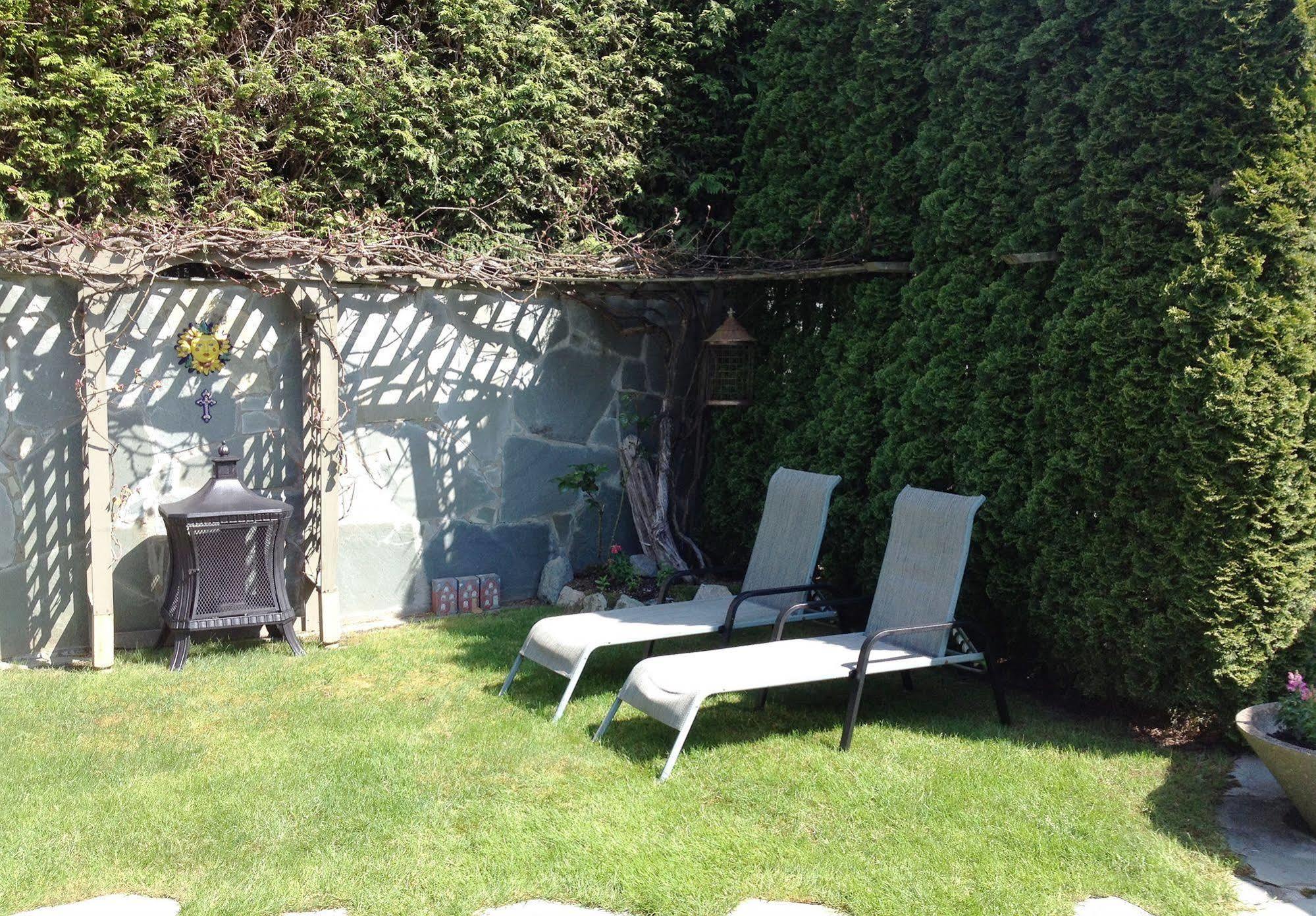 The Stone Hedge Bed And Breakfast Richmond Exterior foto